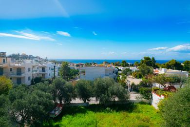 Corner plot close to the beach in Saronida