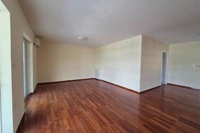 BRIGHT 2ND FLOOR APARTMENT IN UPPER GLYFADA