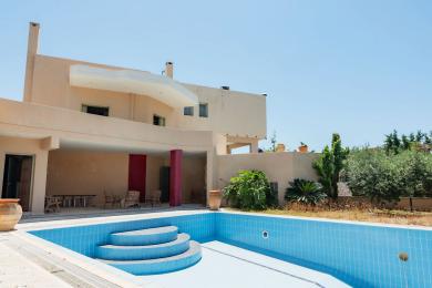 Villa 600m2 at Mavro Lithari