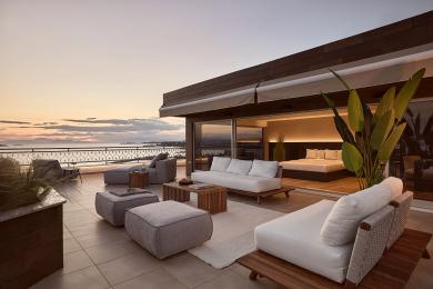 ΡΕΤΙΡΕ ΜΕΖΟΝΕΤΑ ΠΑΝΩ ΣΤΗ ΘΑΛΑΣΣΑ