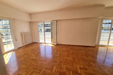 Bright 5th floor - floor apartment- 90 sqm close to the sea